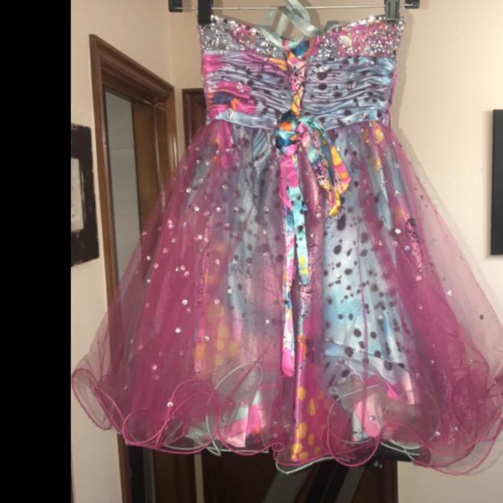 Formal Dresses - Picture 2 of 2